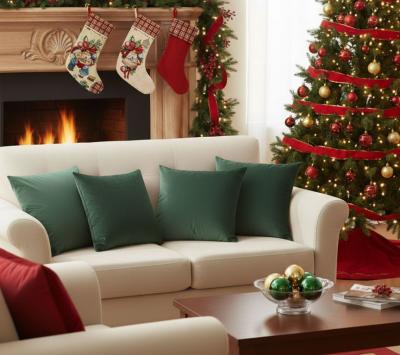 Зелени коледни калъфки – елегантност и уют за празничния ви дом