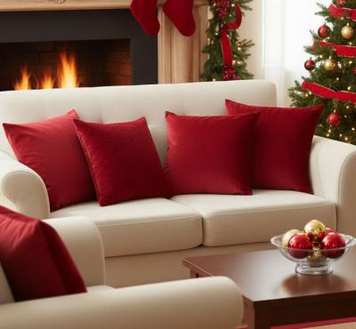 Червени коледни калъфки – топлина и празничен разкош